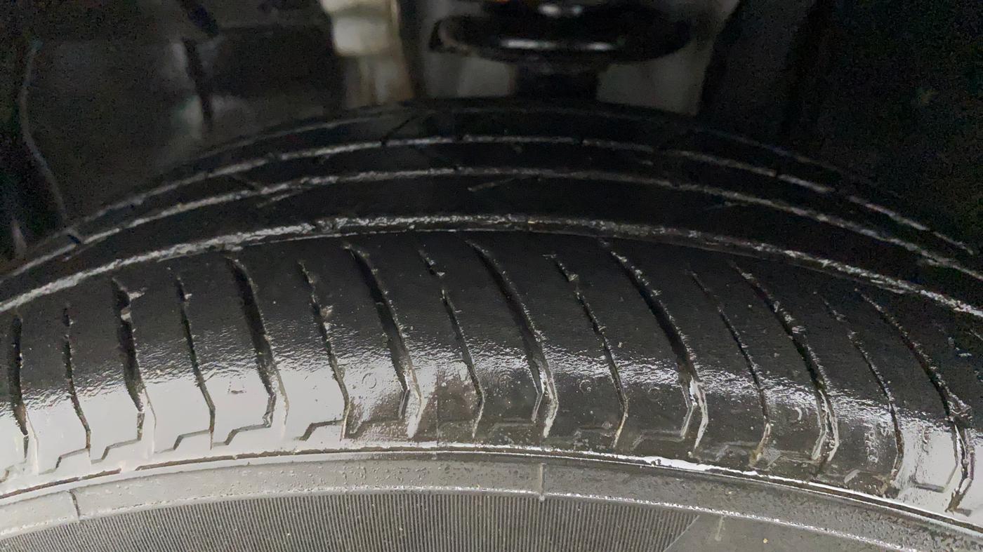 2021 Nissan MAGNITE XV TURBO CVT, Petrol, Automatic, 28,696 km, Left Front Tyre Tread