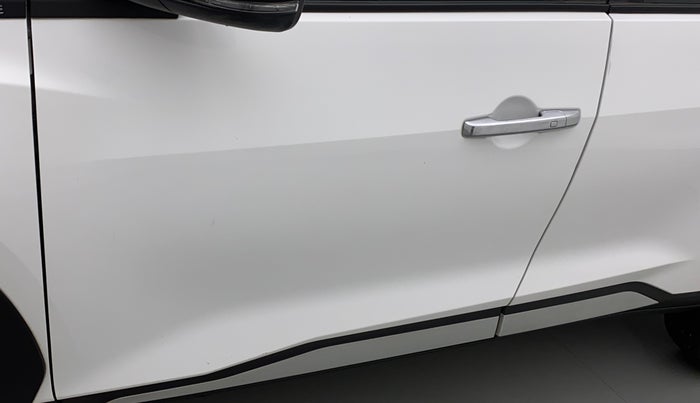 2021 Nissan MAGNITE XV TURBO CVT, Petrol, Automatic, 28,696 km, Front passenger door - Slight discoloration