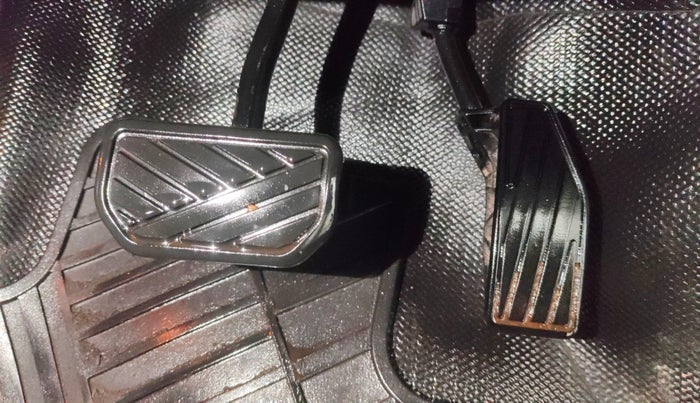 2017 Maruti Baleno ZETA CVT PETROL 1.2, Petrol, Automatic, 84,169 km, Pedals