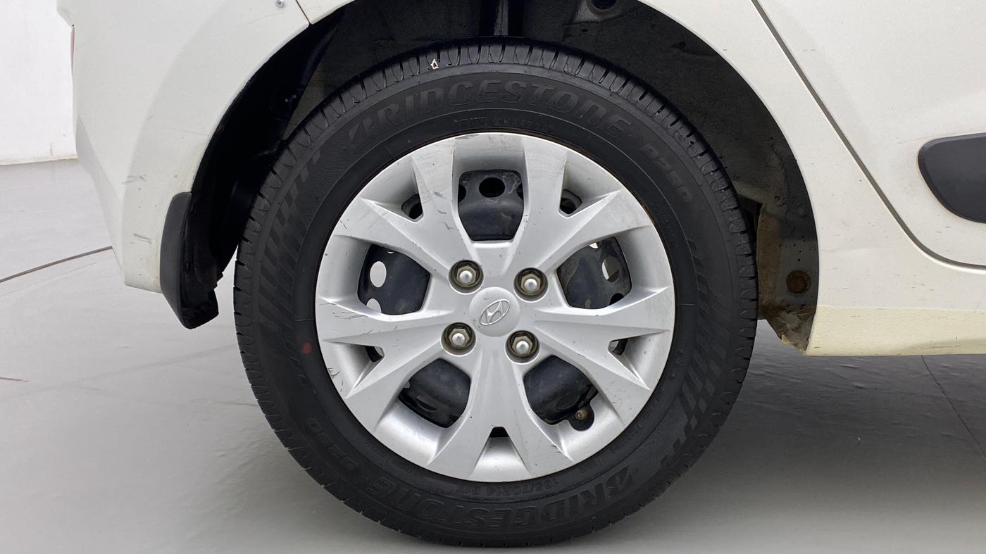2015 Hyundai Grand i10 SPORTZ 1.2 KAPPA VTVT, Petrol, Manual, 50,242 km, Right Rear Wheel