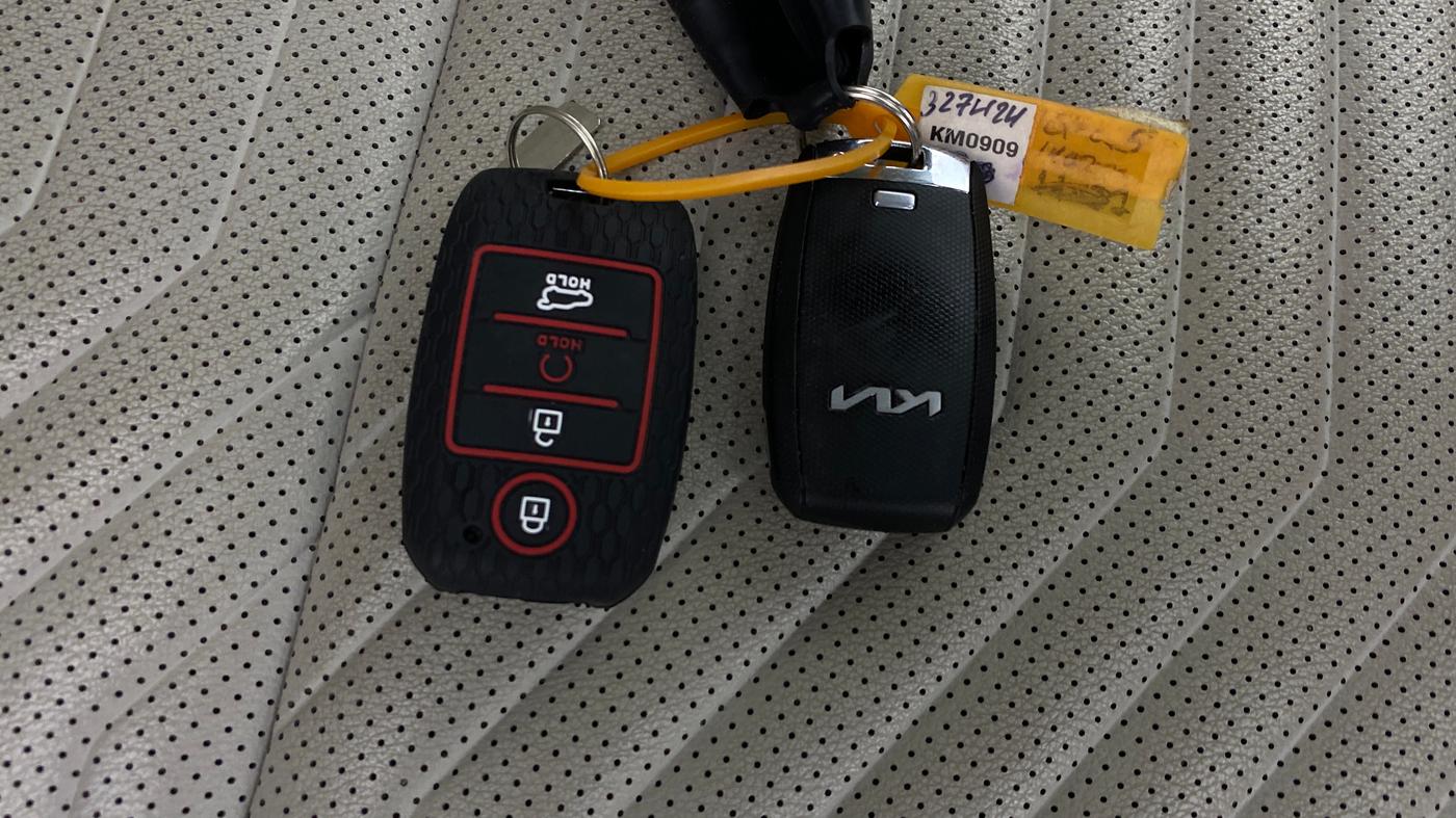 2023 KIA SONET HTX PLUS 1.5 DIESEL IMT , Diesel, Manual, 50,015 km, Key Close Up