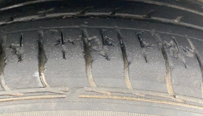 2022 Hyundai GRAND I10 NIOS ASTA 1.2 KAPPA VTVT, Petrol, Manual, 21,899 km, Right Front Tyre Tread