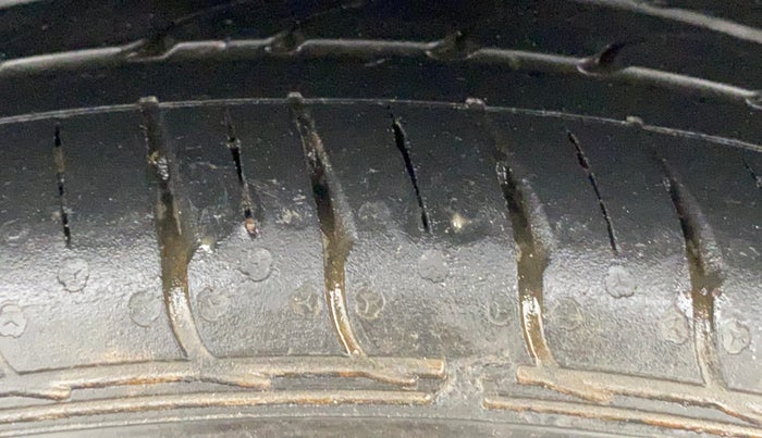 2022 Hyundai GRAND I10 NIOS ASTA 1.2 KAPPA VTVT, Petrol, Manual, 21,899 km, Right Rear Tyre Tread