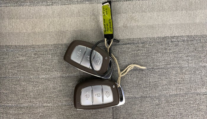 2022 Hyundai GRAND I10 NIOS ASTA 1.2 KAPPA VTVT, Petrol, Manual, 21,899 km, Key Close Up