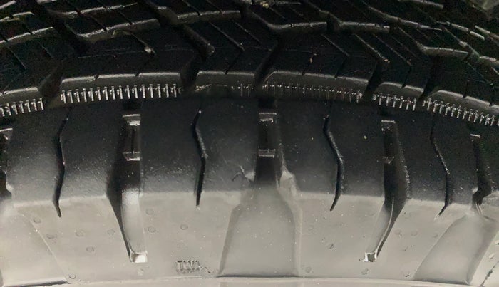 2019 Tata Harrier XM 2.0L KRYOTEC, Diesel, Manual, 47,377 km, Right Front Tyre Tread