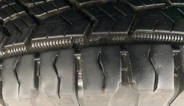 2019 Tata Harrier XM 2.0L KRYOTEC, Diesel, Manual, 47,377 km, Right Rear Tyre Tread