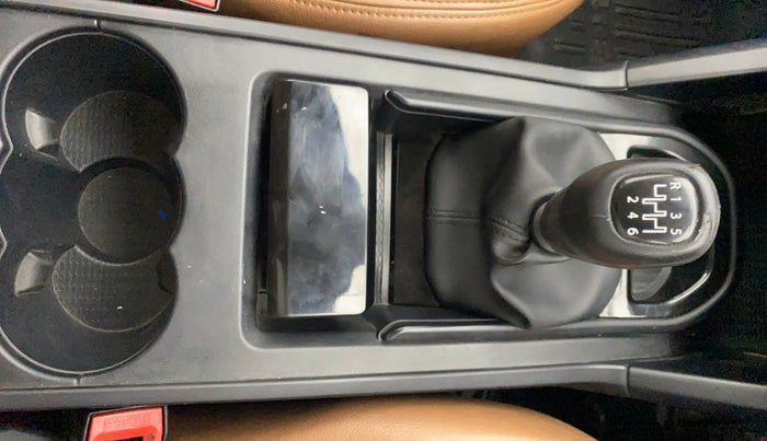 2019 Tata Harrier XM 2.0L KRYOTEC, Diesel, Manual, 47,377 km, Gear Lever