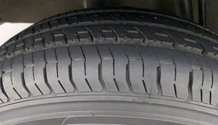 2016 Renault Kwid RXT 0.8, Petrol, Manual, 55,308 km, Right Rear Tyre Tread