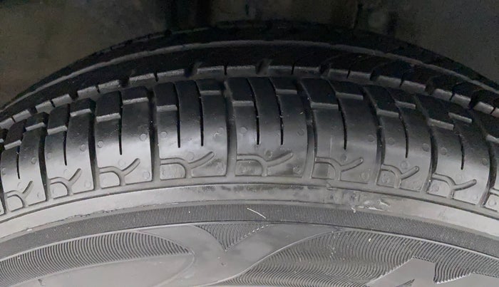 2016 Renault Kwid RXT 0.8, Petrol, Manual, 55,308 km, Right Front Tyre Tread