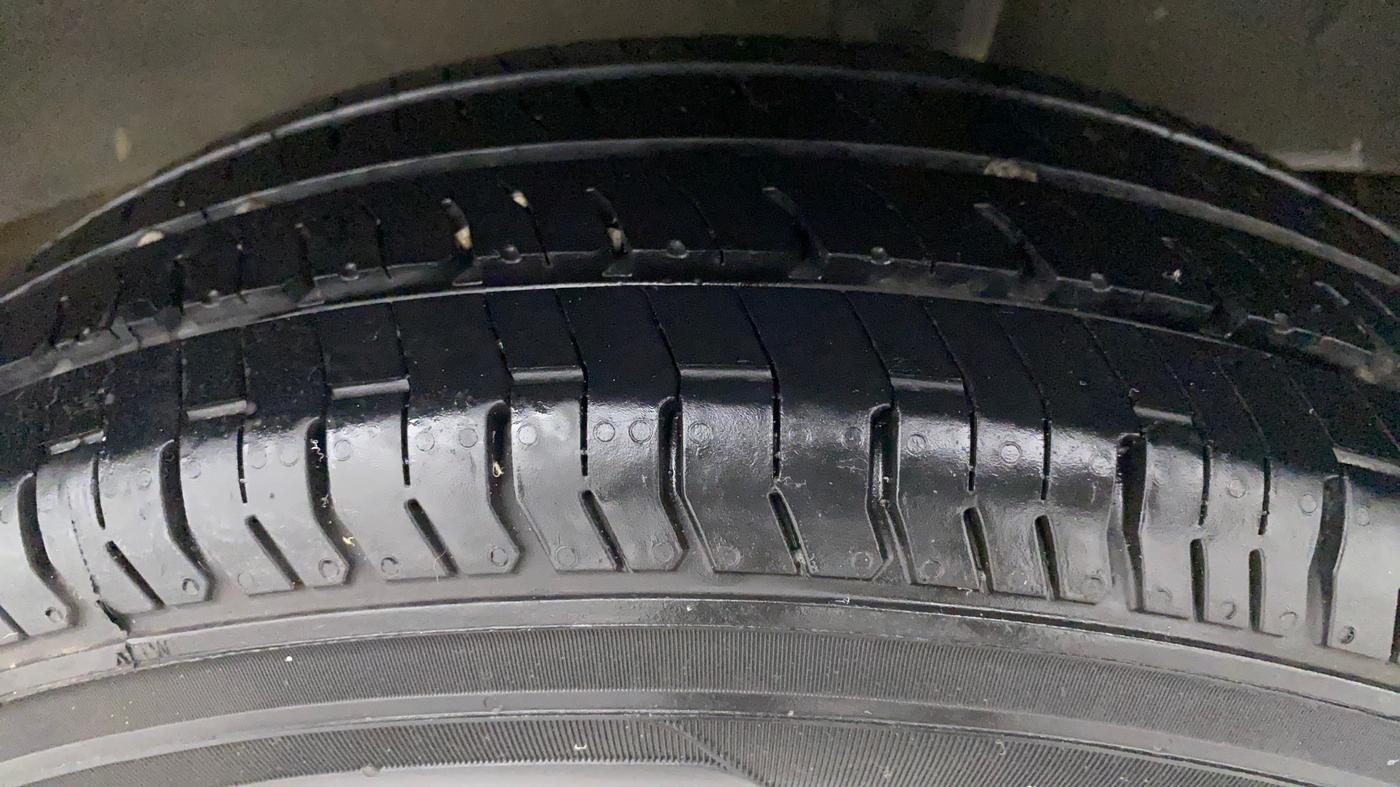 2016 Renault Kwid RXT 0.8, Petrol, Manual, 55,308 km, Left Rear Tyre Tread
