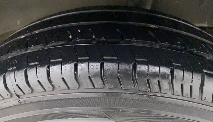 2016 Renault Kwid RXT 0.8, Petrol, Manual, 55,308 km, Left Rear Tyre Tread