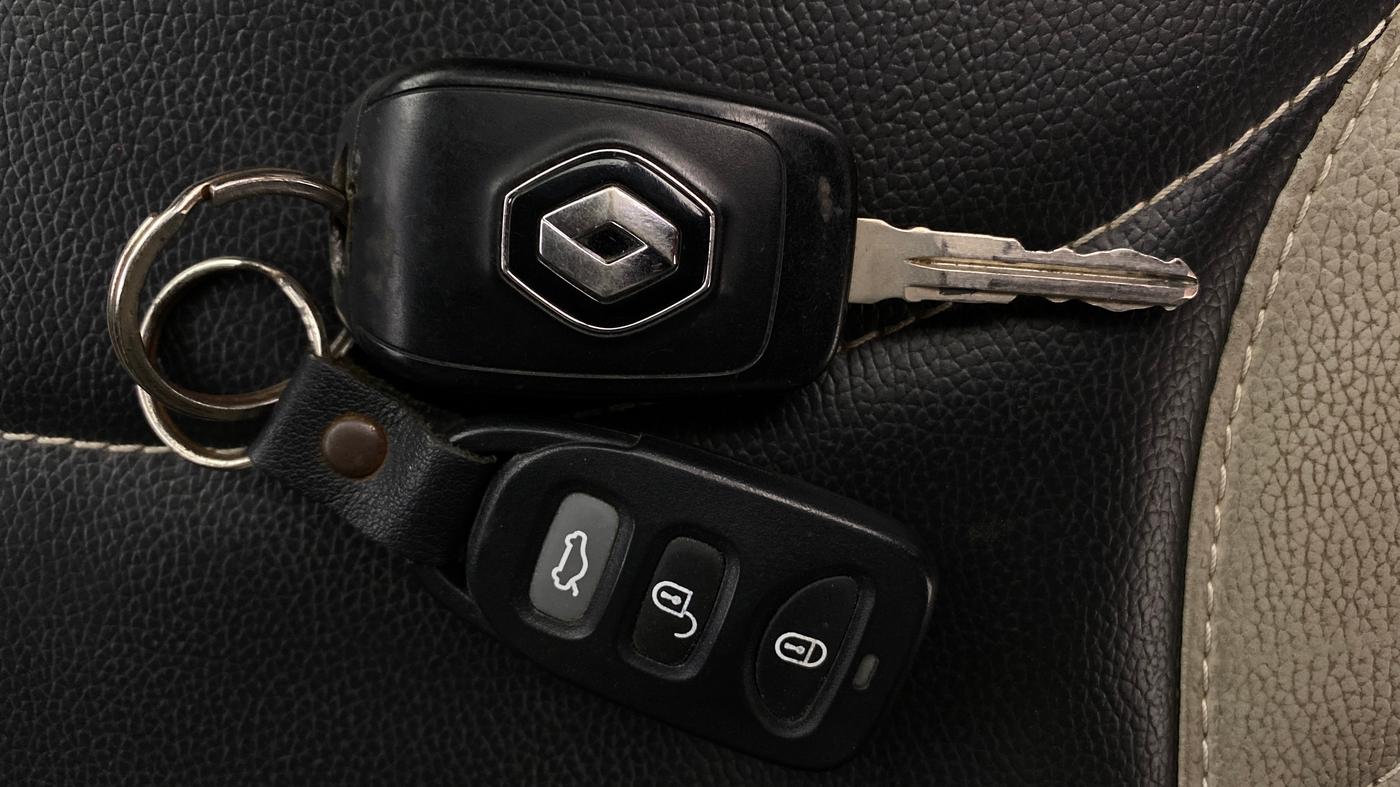 2020 Renault TRIBER RXE MT, Petrol, Manual, 43,597 km, Key Close Up