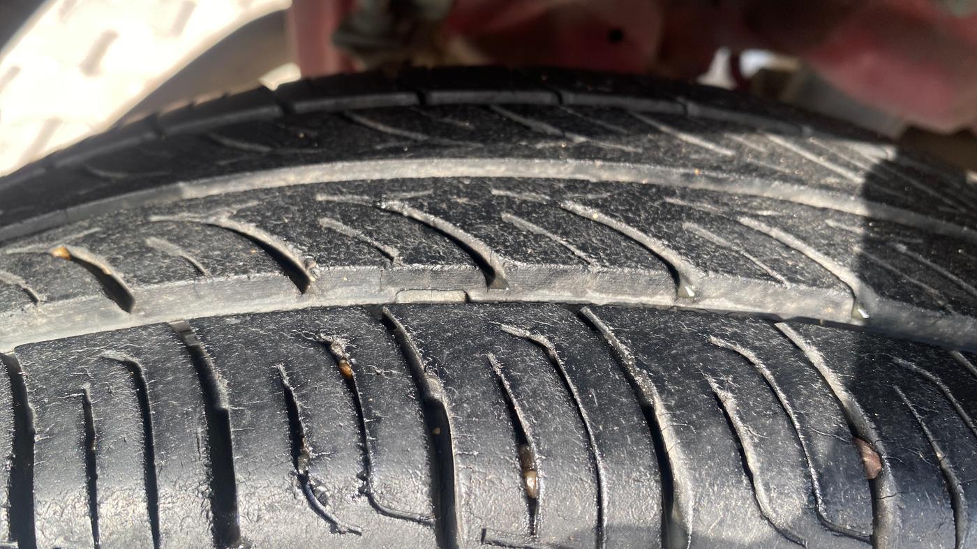 2013 Hyundai Eon ERA +, Petrol, Manual, 81,177 km, Right Rear Tyre Tread