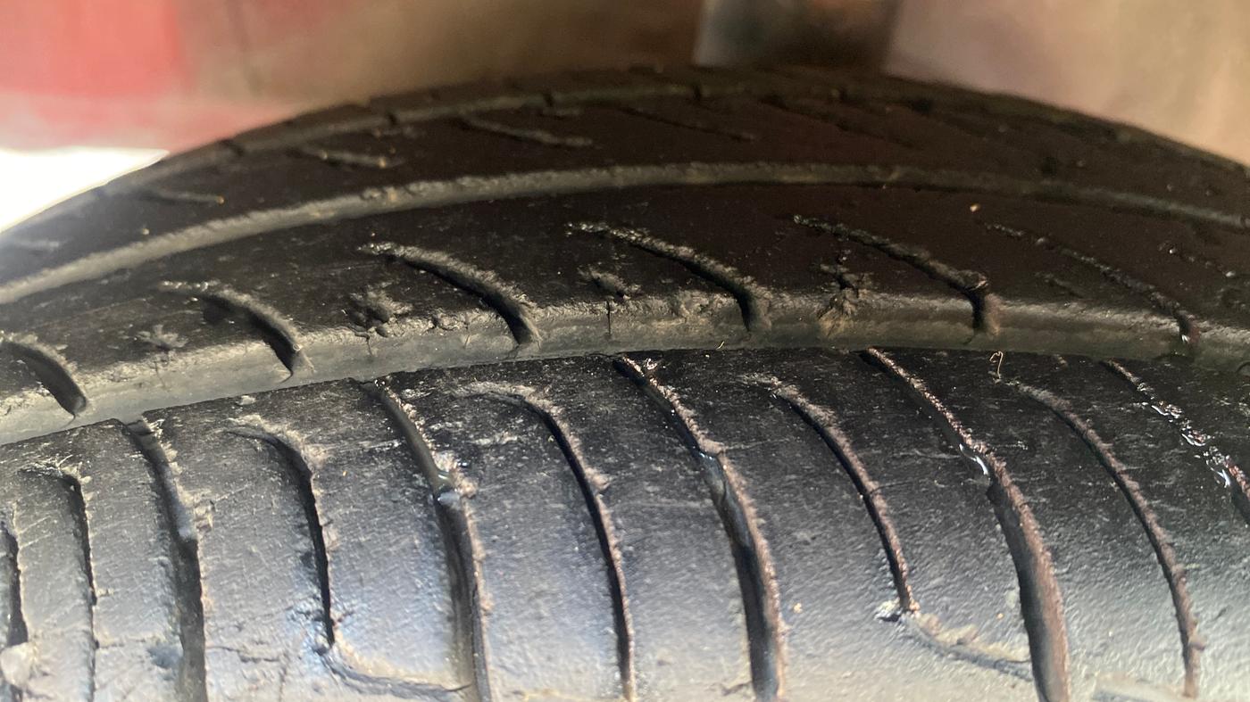 2013 Hyundai Eon ERA +, Petrol, Manual, 81,177 km, Left Front Tyre Tread