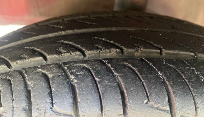 2013 Hyundai Eon ERA +, Petrol, Manual, 81,177 km, Left Front Tyre Tread