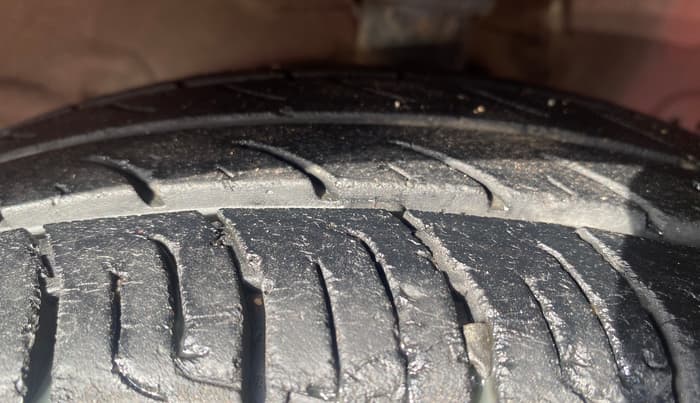 2013 Hyundai Eon ERA +, Petrol, Manual, 81,177 km, Right Front Tyre Tread