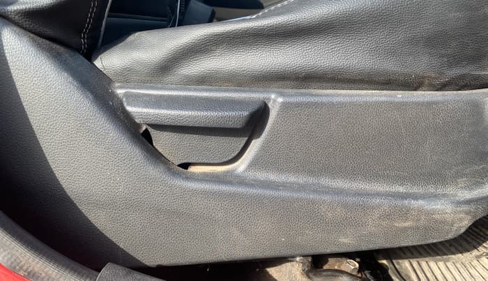 2013 Hyundai Eon ERA +, Petrol, Manual, 81,177 km, Driver Side Adjustment Panel