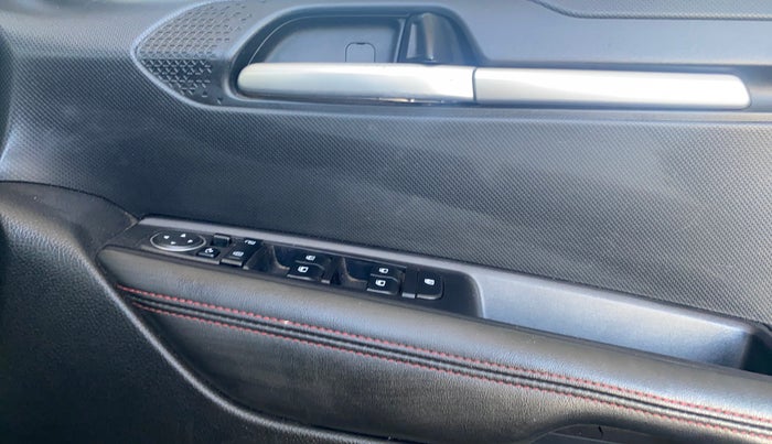 2021 KIA SONET GTX PLUS 1.0 IMT, Petrol, Manual, 39,645 km, Driver Side Door Panels Control