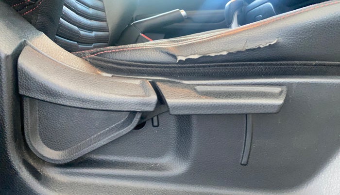 2021 KIA SONET GTX PLUS 1.0 IMT, Petrol, Manual, 39,645 km, Driver Side Adjustment Panel