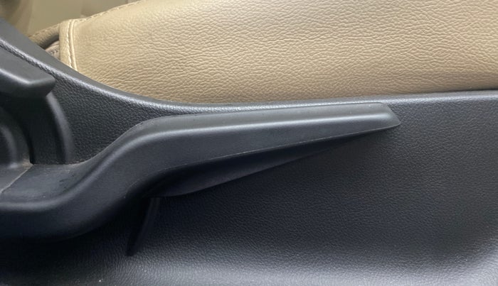 2022 Honda Amaze 1.2L I-VTEC VX, Petrol, Manual, 13,455 km, Driver Side Adjustment Panel