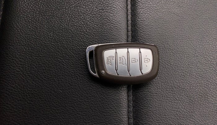 2020 Hyundai VENUE SX PLUS 1.0 TURBO DCT, Petrol, Automatic, 54,804 km, Key Close Up