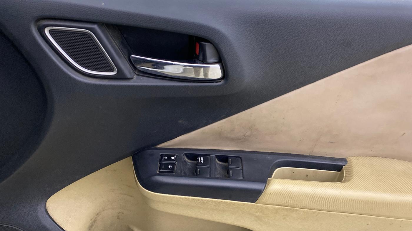 2018 Honda City 1.5L I-VTE V CVT, Petrol, Automatic, 1,31,590 km, Driver Side Door Panels Control