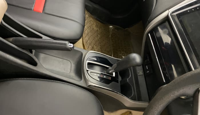 2018 Honda City 1.5L I-VTE V CVT, Petrol, Automatic, 1,31,590 km, Gear Lever