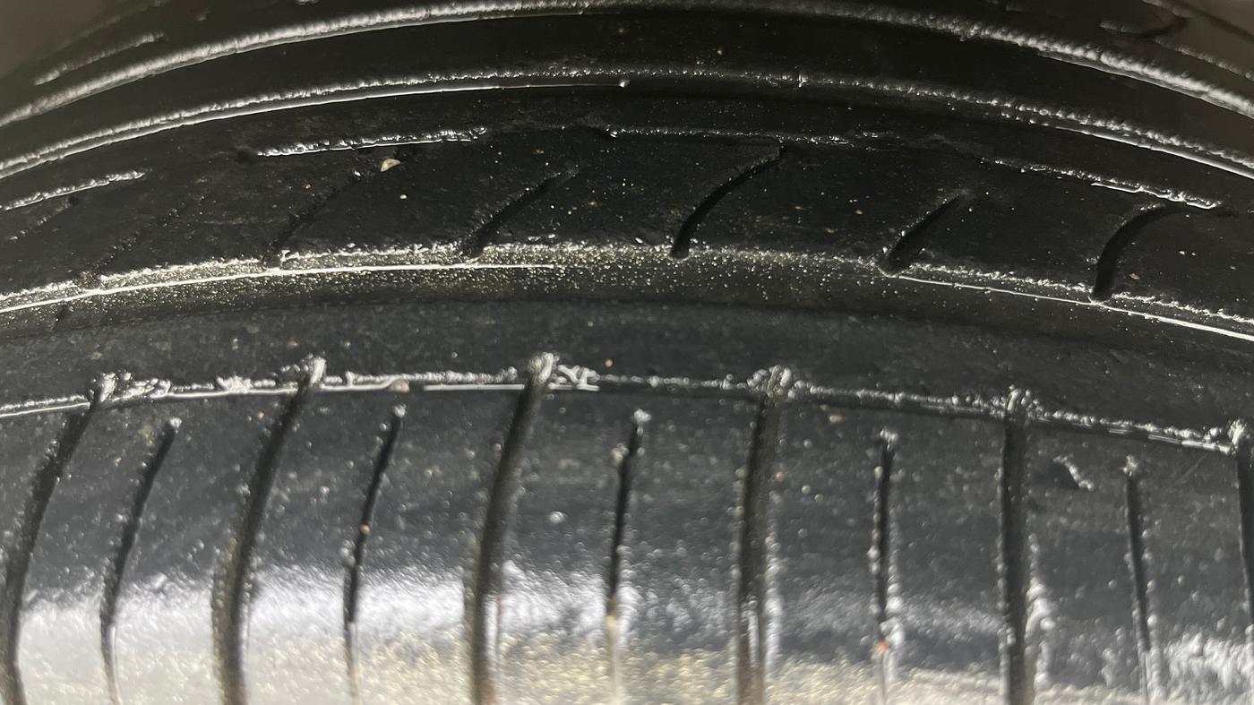 2020 Tata ALTROZ XZ PETROL, Petrol, Manual, 1,15,804 km, Right Front Tyre Tread