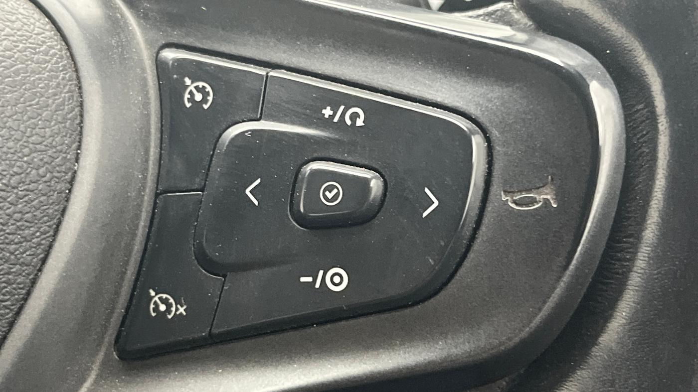 2020 Tata ALTROZ XZ PETROL, Petrol, Manual, 1,15,804 km, Adaptive Cruise Control