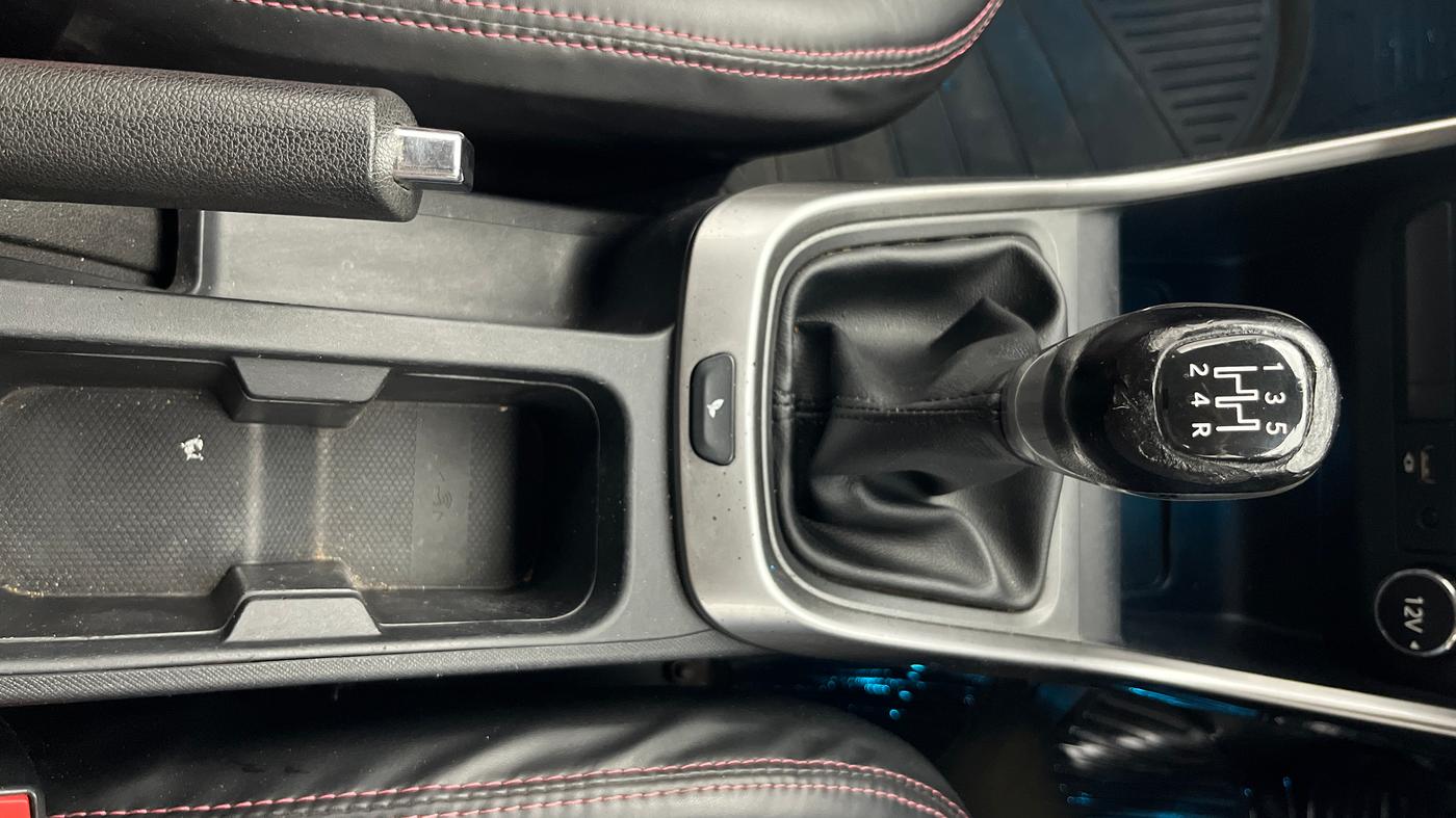 2020 Tata ALTROZ XZ PETROL, Petrol, Manual, 1,15,804 km, Gear Lever