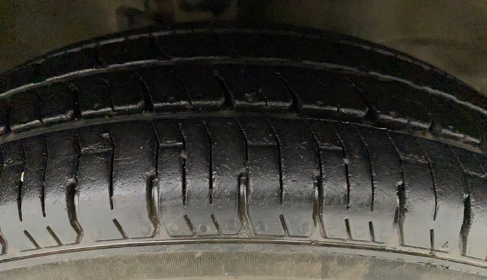 2014 Maruti Wagon R 1.0 LXI CNG, CNG, Manual, 74,569 km, Right Front Tyre Tread