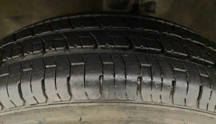 2014 Maruti Wagon R 1.0 LXI CNG, CNG, Manual, 74,569 km, Left Front Tyre Tread