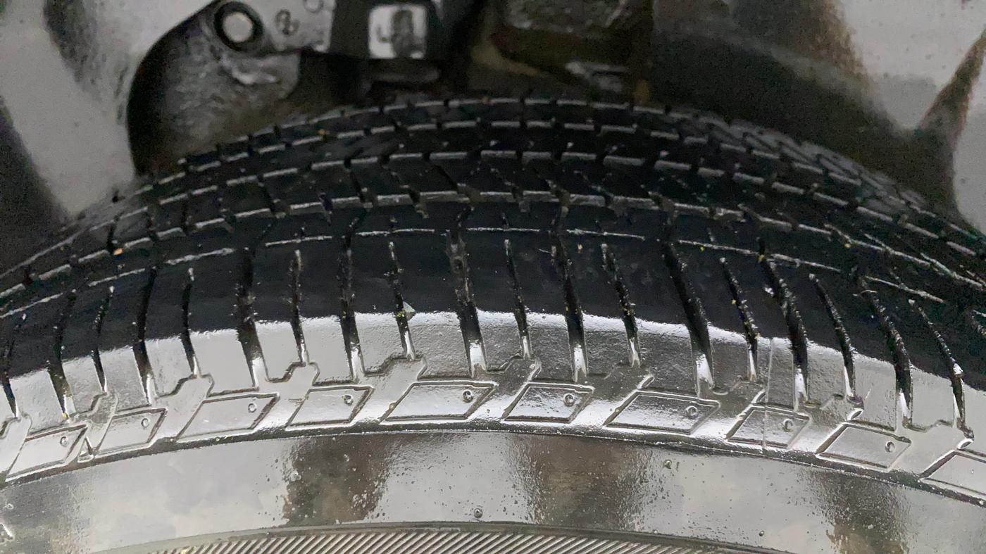 2019 Tata Harrier XZ 2.0L, Diesel, Manual, 1,20,764 km, Left Rear Tyre Tread