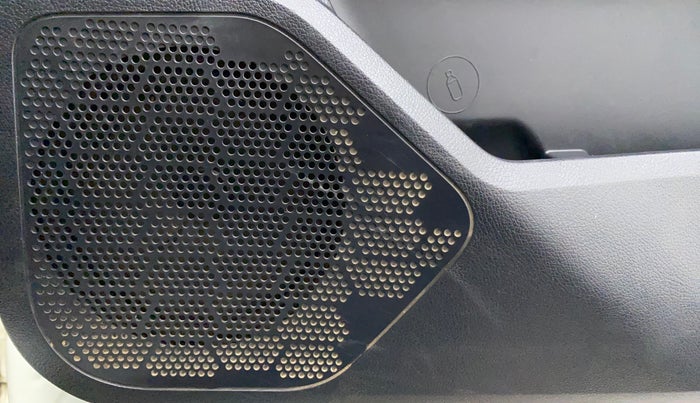 2019 Tata Harrier XZ 2.0L, Diesel, Manual, 1,20,764 km, Speaker