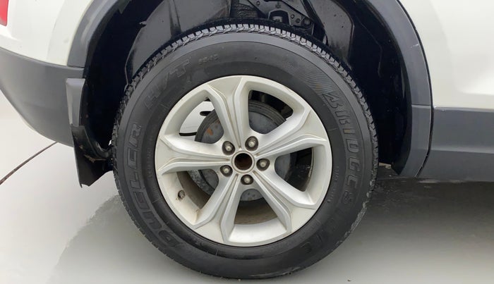 2019 Tata Harrier XZ 2.0L, Diesel, Manual, 1,20,764 km, Right Rear Wheel