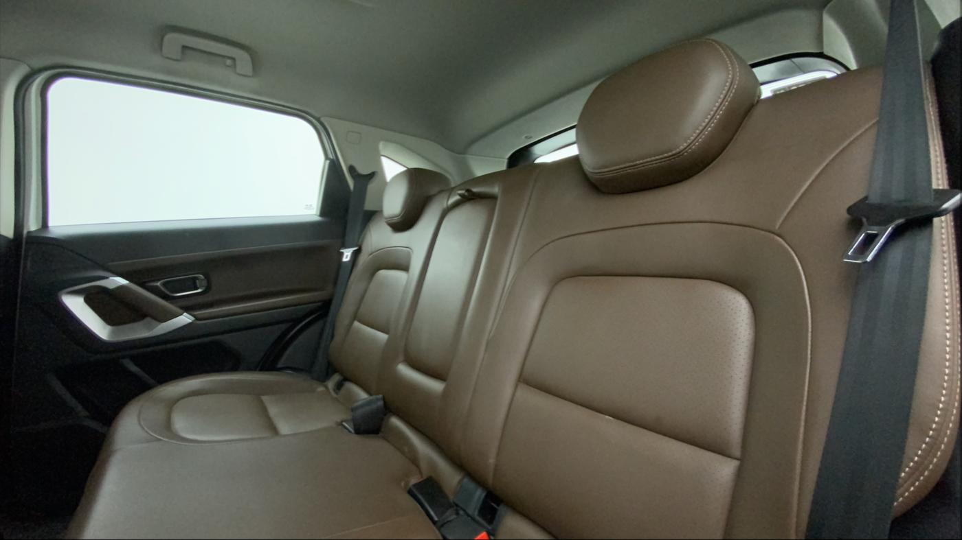 2019 Tata Harrier XZ 2.0L, Diesel, Manual, 1,20,764 km, Right Side Rear Door Cabin