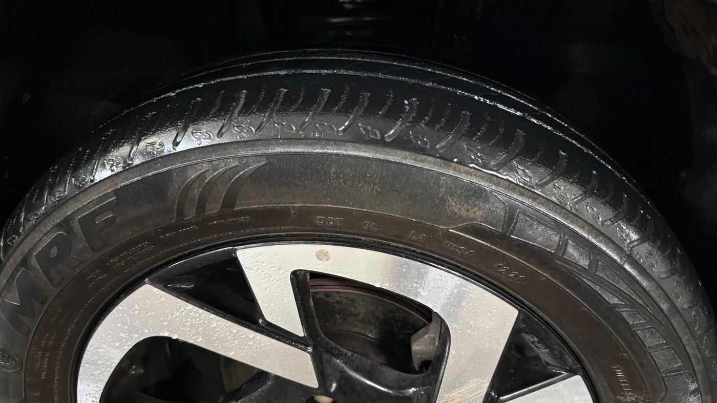 2021 Nissan MAGNITE XV PREMIUM, Petrol, Manual, 49,042 km, Right Front Tyre Tread