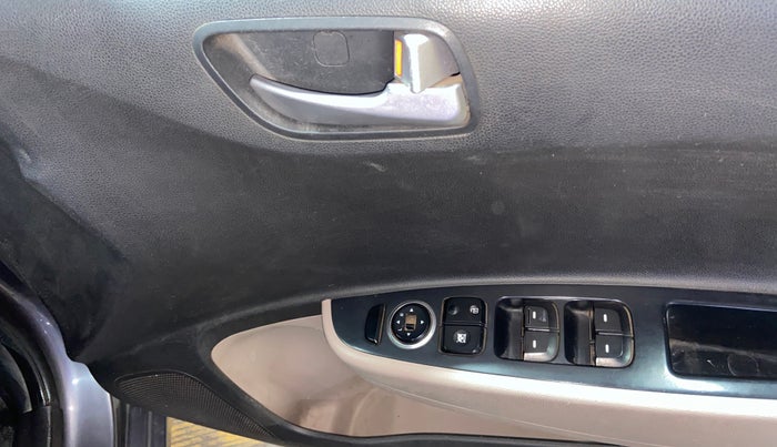 2016 Hyundai Grand i10 SPORTZ 1.1 CRDI, Diesel, Manual, 86,720 km, Driver Side Door Panels Control