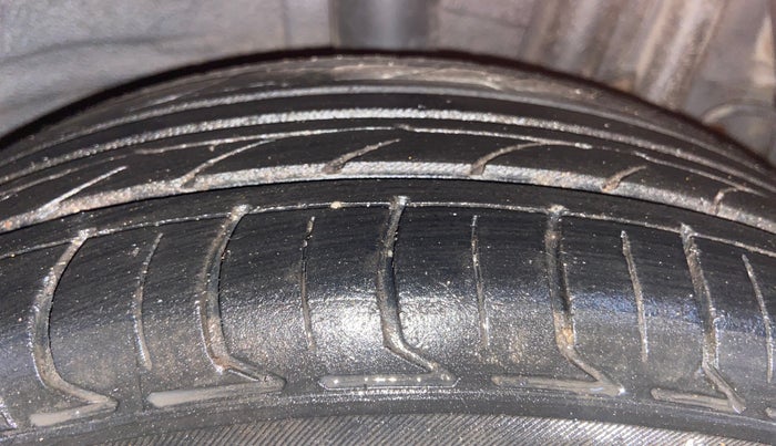 2016 Hyundai Grand i10 SPORTZ 1.1 CRDI, Diesel, Manual, 86,720 km, Left Rear Tyre Tread