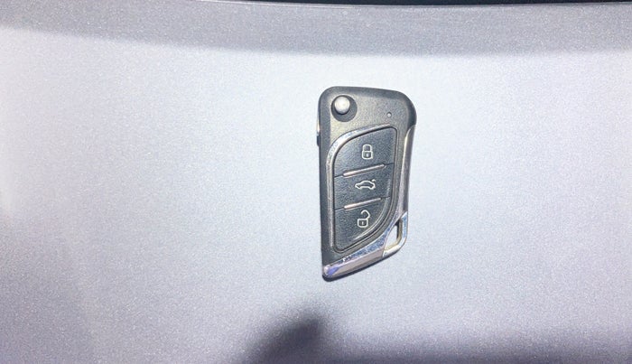 2016 Hyundai Grand i10 SPORTZ 1.1 CRDI, Diesel, Manual, 86,720 km, Key Close Up