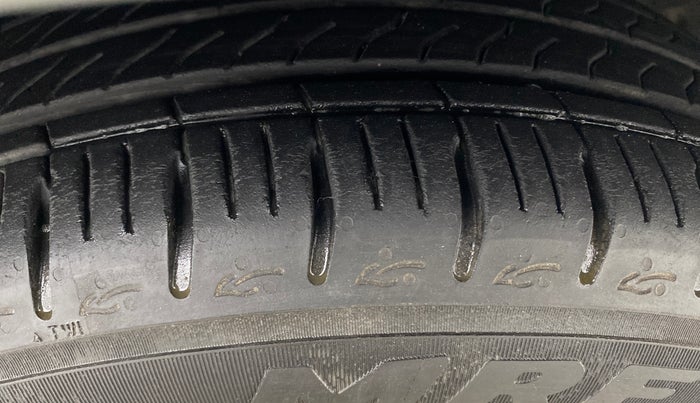 2024 Hyundai GRAND I10 NIOS SPORTZ AMT 1.2 KAPPA VTVT, Petrol, Automatic, 5,699 km, Right Front Tyre Tread