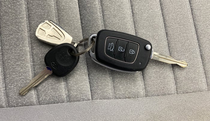 2024 Hyundai GRAND I10 NIOS SPORTZ AMT 1.2 KAPPA VTVT, Petrol, Automatic, 5,699 km, Key Close Up