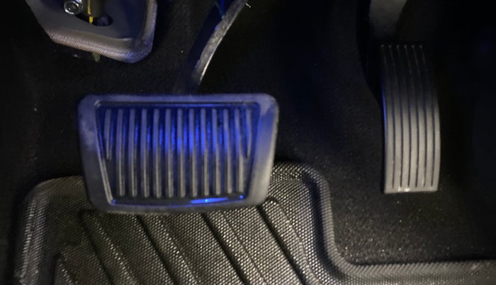 2024 Hyundai GRAND I10 NIOS SPORTZ AMT 1.2 KAPPA VTVT, Petrol, Automatic, 5,699 km, Pedals