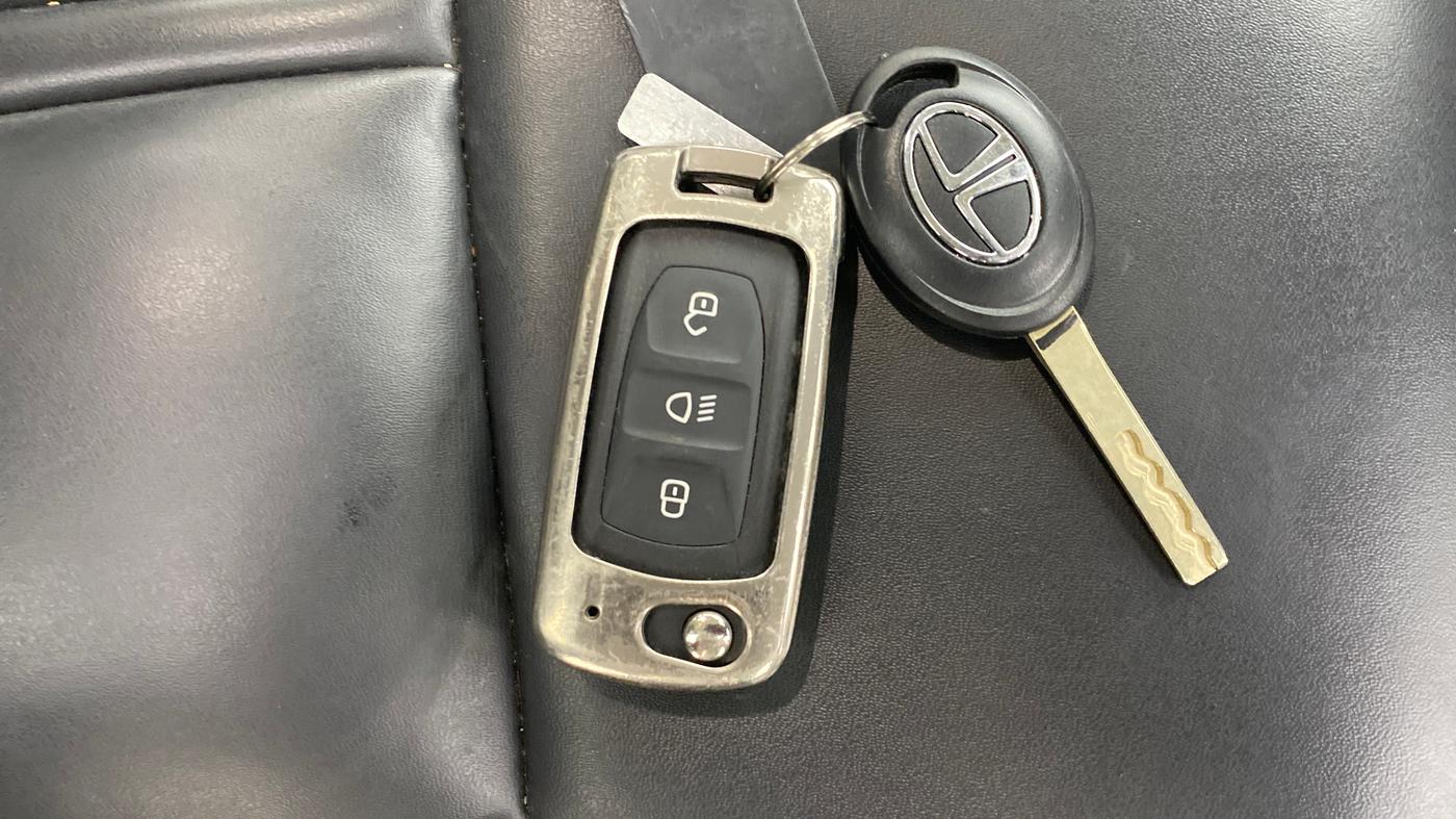 2024 Tata Tiago XZA PLUS PETROL, Petrol, Automatic, 14,540 km, Key Close Up