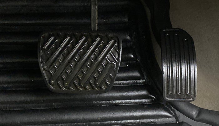 2015 Nissan Micra XV CVT, CNG, Automatic, 96,265 km, Pedals