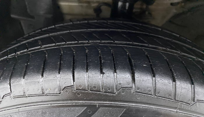 2015 Nissan Micra XV CVT, CNG, Automatic, 96,265 km, Left Front Tyre Tread