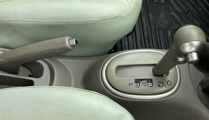 2015 Nissan Micra XV CVT, CNG, Automatic, 96,265 km, Gear Lever