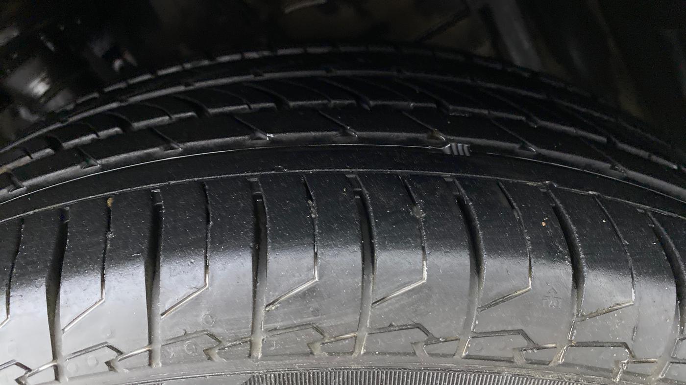 2018 Maruti S Cross ZETA 1.3 SHVS, Diesel, Manual, 69,903 km, Right Front Tyre Tread