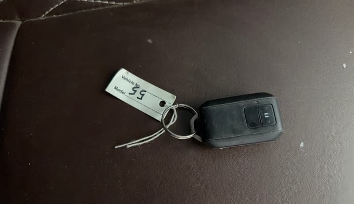 2021 Maruti Baleno ZETA PETROL 1.2, Petrol, Manual, 68,462 km, Key Close Up