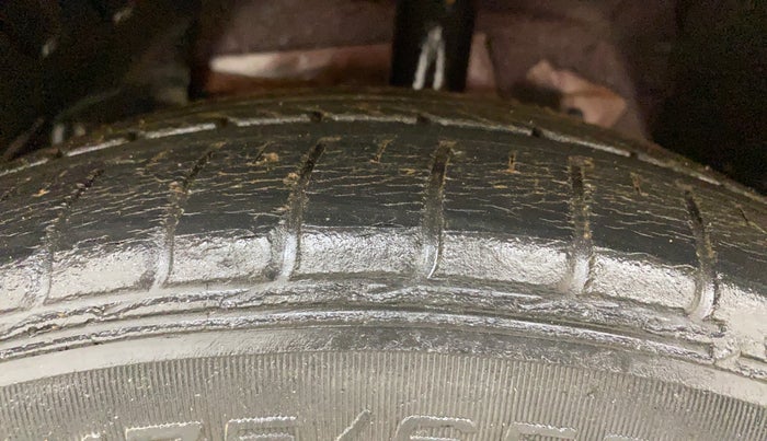 2014 Tata Bolt XT REVOTRON, Petrol, Manual, 26,122 km, Left Front Tyre Tread